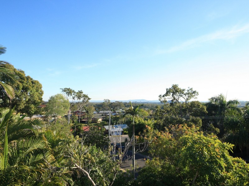 16 Columbia Avenue, Clinton QLD 4680