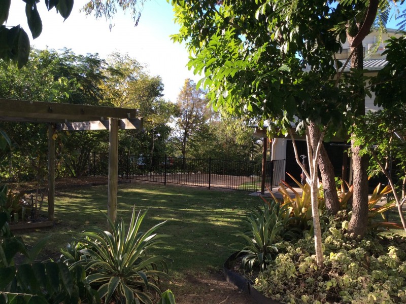 16 Columbia Avenue, Clinton QLD 4680