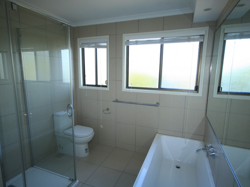16 Columbia Avenue, Clinton QLD 4680