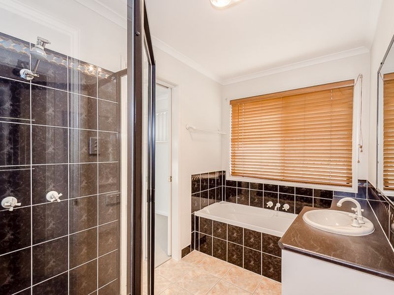 19 Sharyn Drive, New Auckland QLD 4680