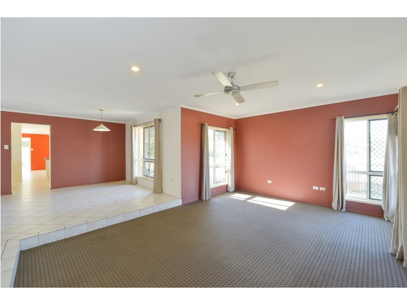 8 Fairbairn Place, Clinton QLD 4680