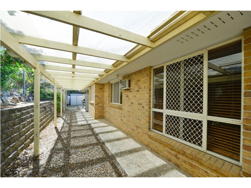 8 Fairbairn Place, Clinton QLD 4680