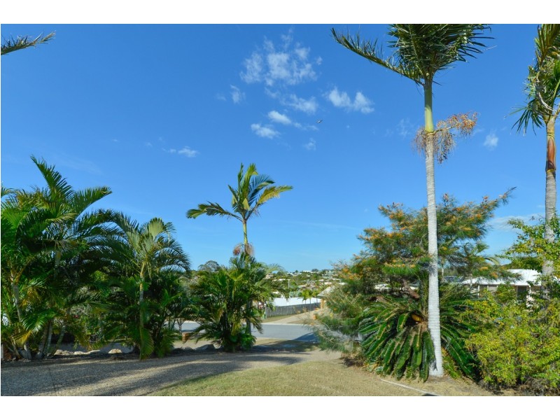 8 Fairbairn Place, Clinton QLD 4680