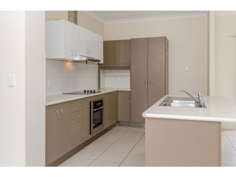 5 Glasshouse Place, New Auckland QLD 4680