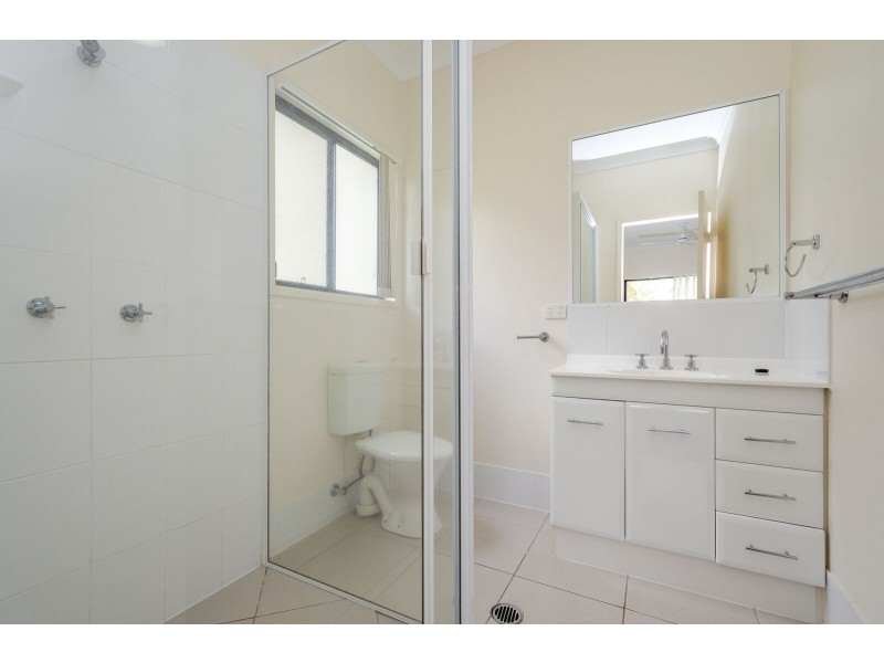 5 Glasshouse Place, New Auckland QLD 4680