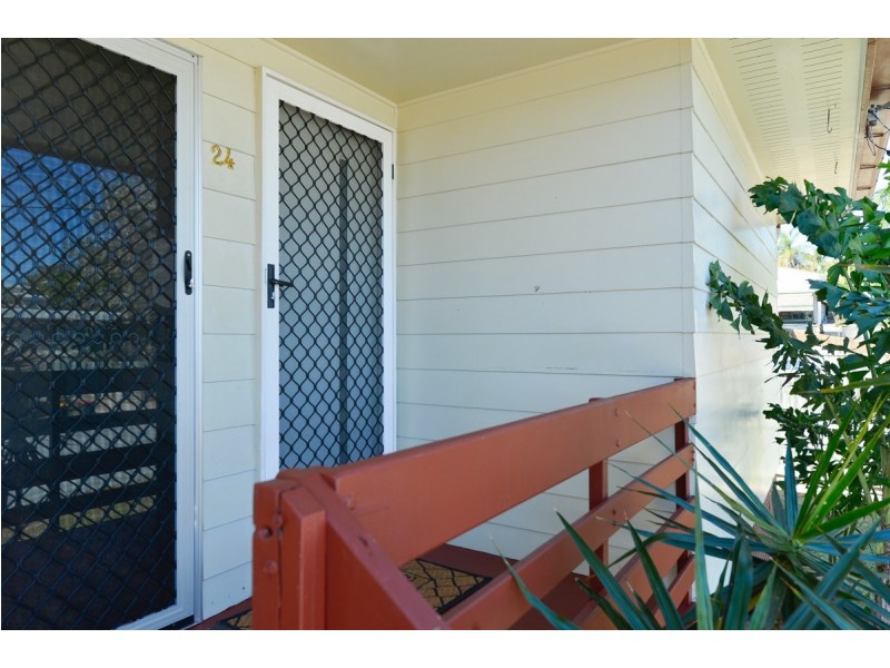 24 Mellefont Street, West Gladstone QLD 4680