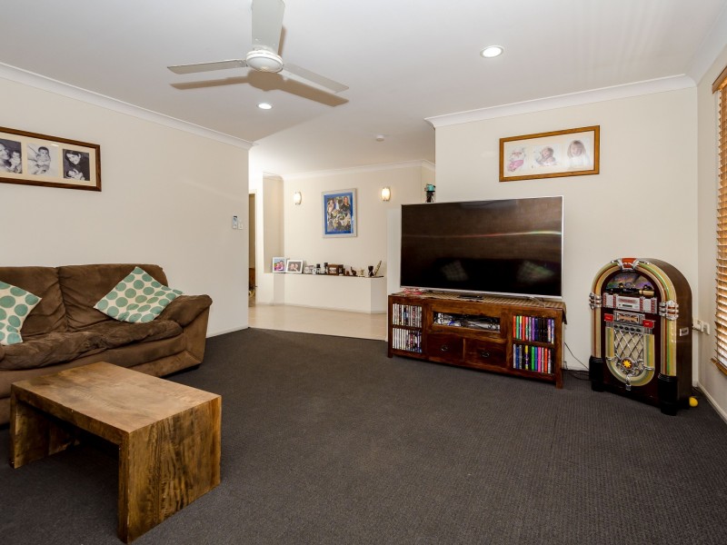 18 Barrine Close, Clinton QLD 4680