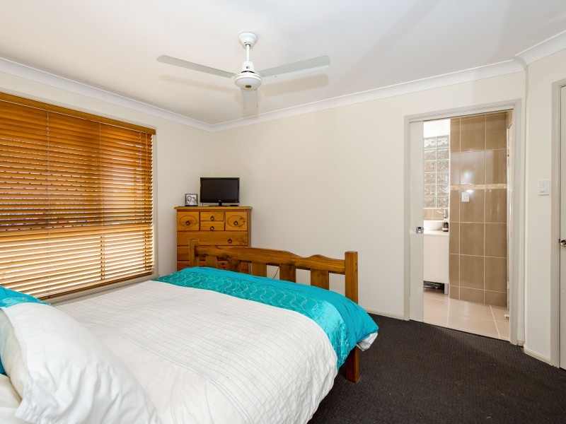 18 Barrine Close, Clinton QLD 4680