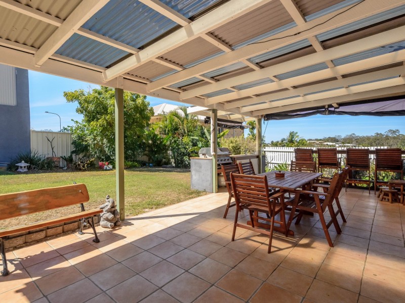18 Barrine Close, Clinton QLD 4680