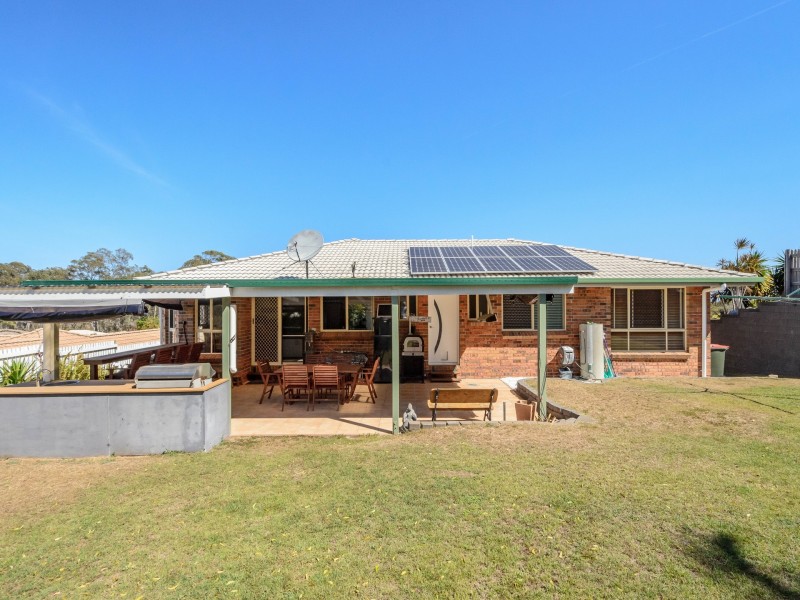 18 Barrine Close, Clinton QLD 4680