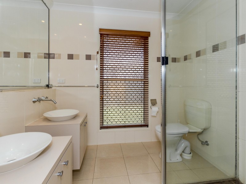 13 Dorinda Close, Clinton QLD 4680