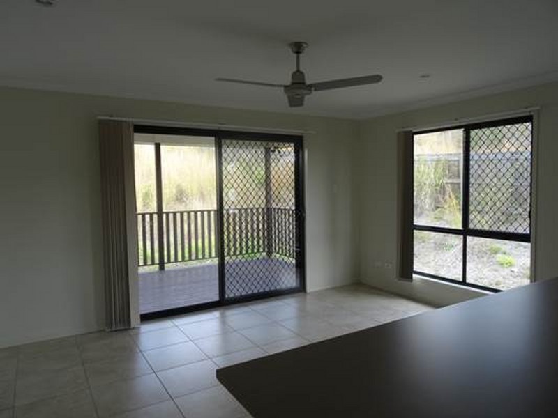 1 Deveney Drive, Kirkwood QLD 4680