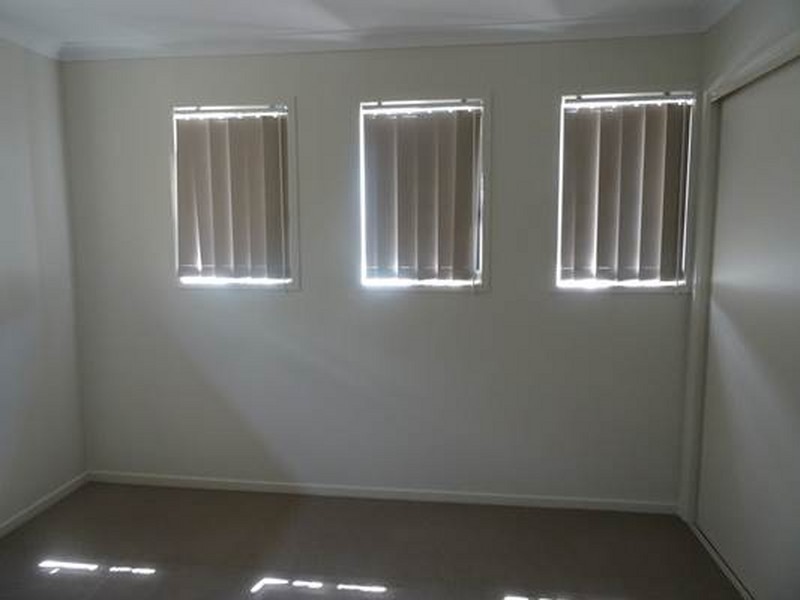 1 Deveney Drive, Kirkwood QLD 4680