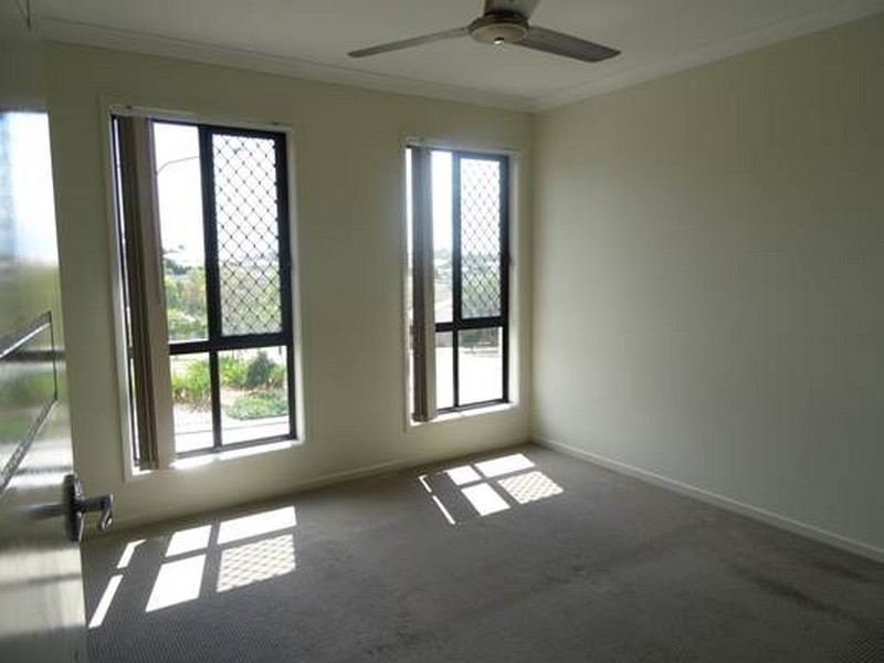 1 Deveney Drive, Kirkwood QLD 4680