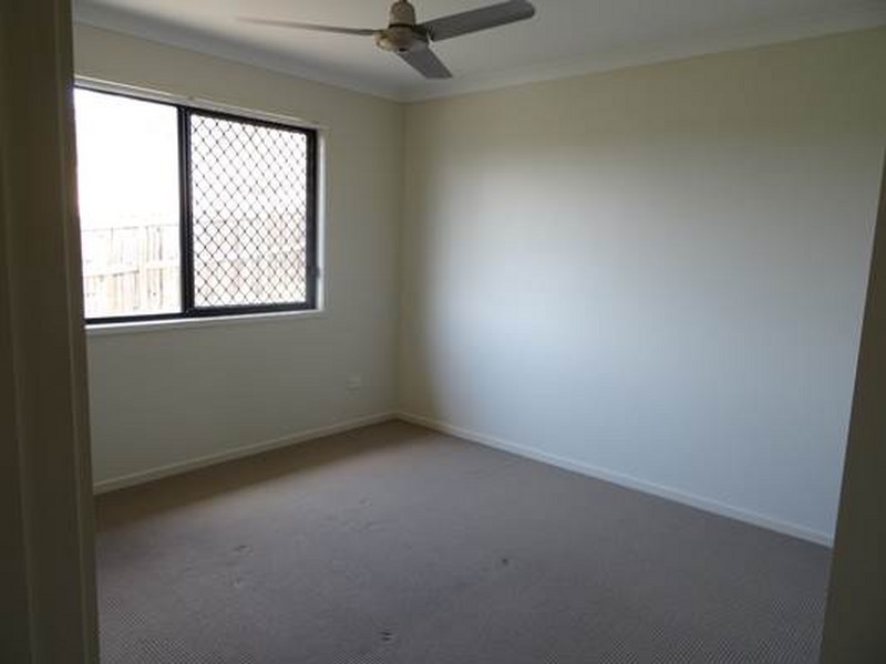 1 Deveney Drive, Kirkwood QLD 4680