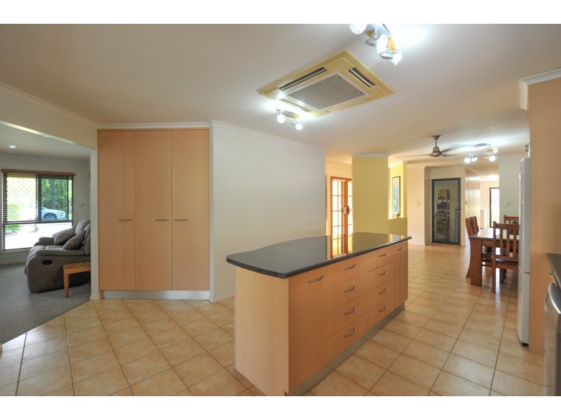 21 Katrina Boulevard, New Auckland QLD 4680