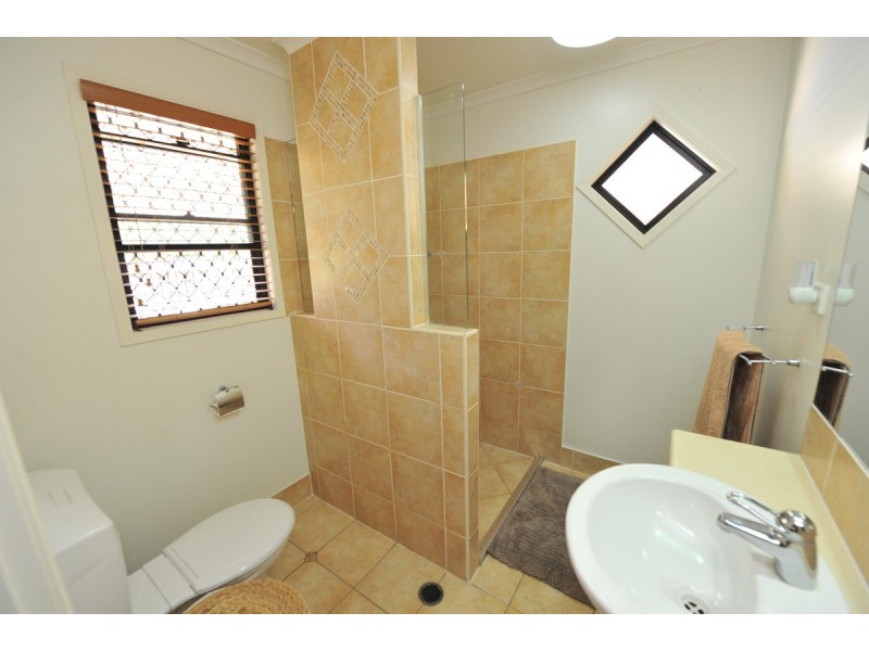 21 Katrina Boulevard, New Auckland QLD 4680