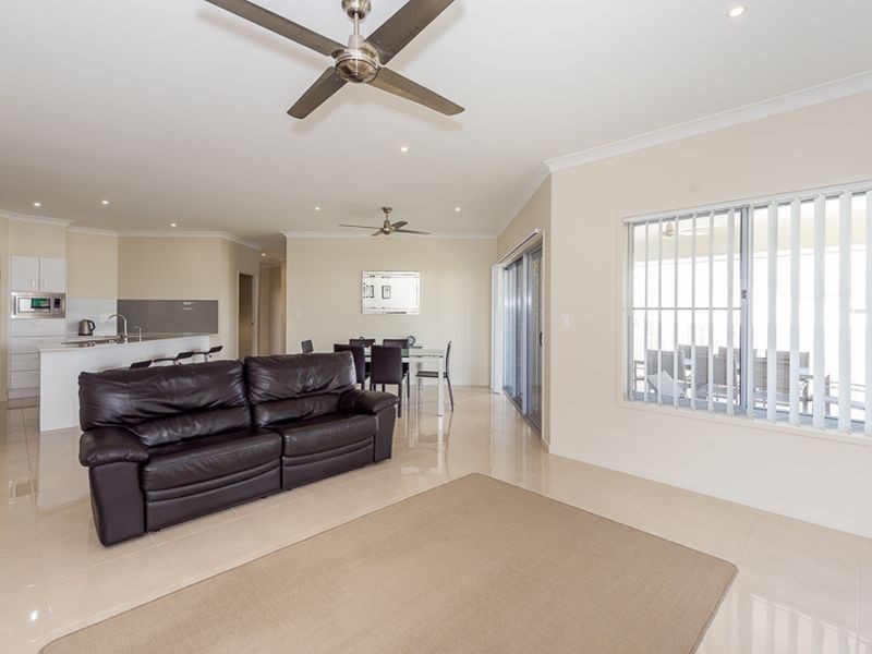 5 Palmerston Court, New Auckland QLD 4680