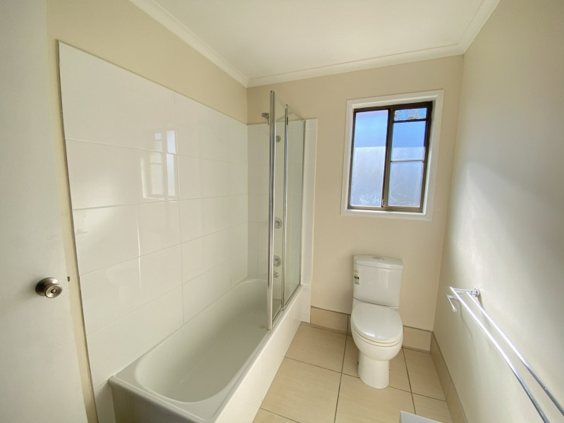 Unit 2/5 Mccann Street, South Gladstone QLD 4680