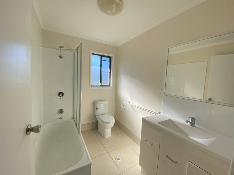 Unit 2/5 Mccann Street, South Gladstone QLD 4680