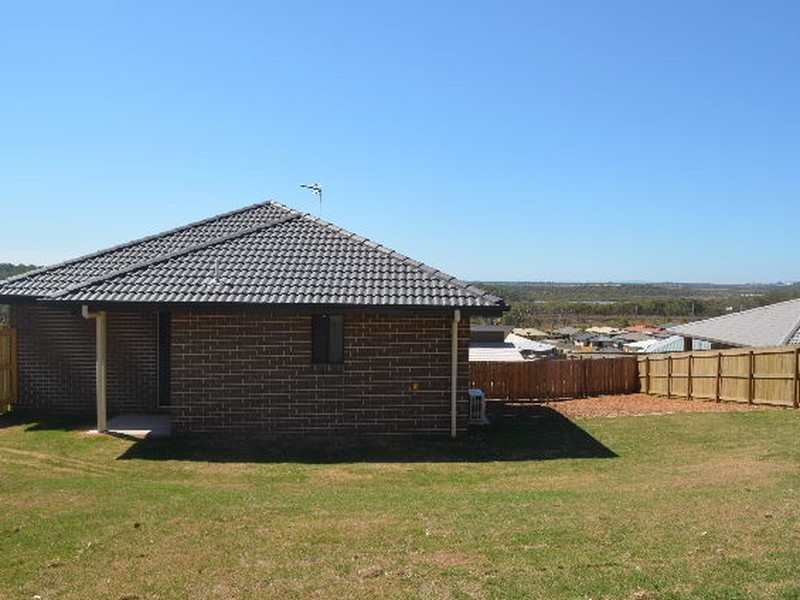17 Wentworth Place, Glen Eden QLD 4680