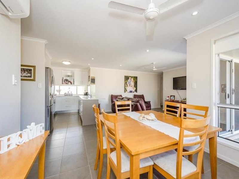 6 Linhow Crescent, Clinton QLD 4680
