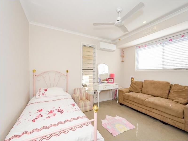 6 Linhow Crescent, Clinton QLD 4680