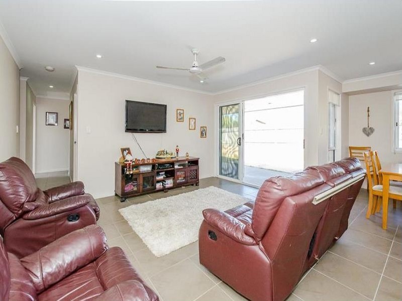 6 Linhow Crescent, Clinton QLD 4680