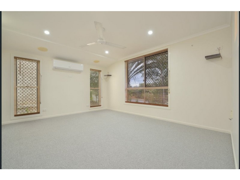42 Witney Street, Telina QLD 4680
