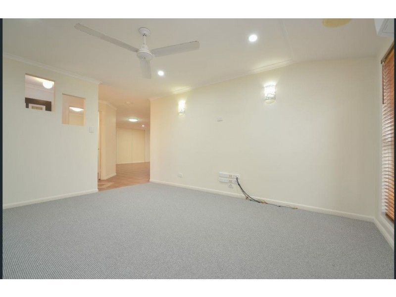 42 Witney Street, Telina QLD 4680