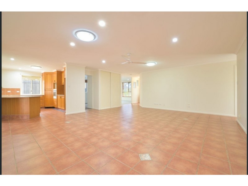 42 Witney Street, Telina QLD 4680