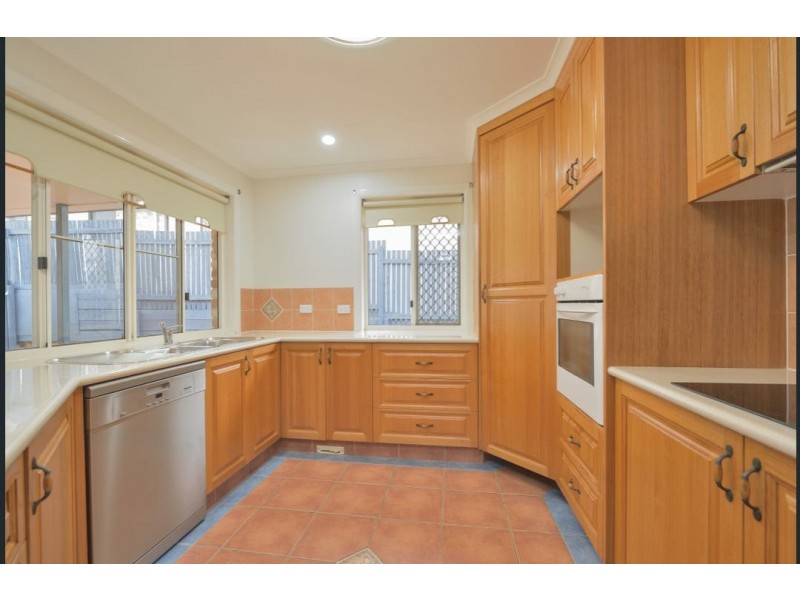 42 Witney Street, Telina QLD 4680