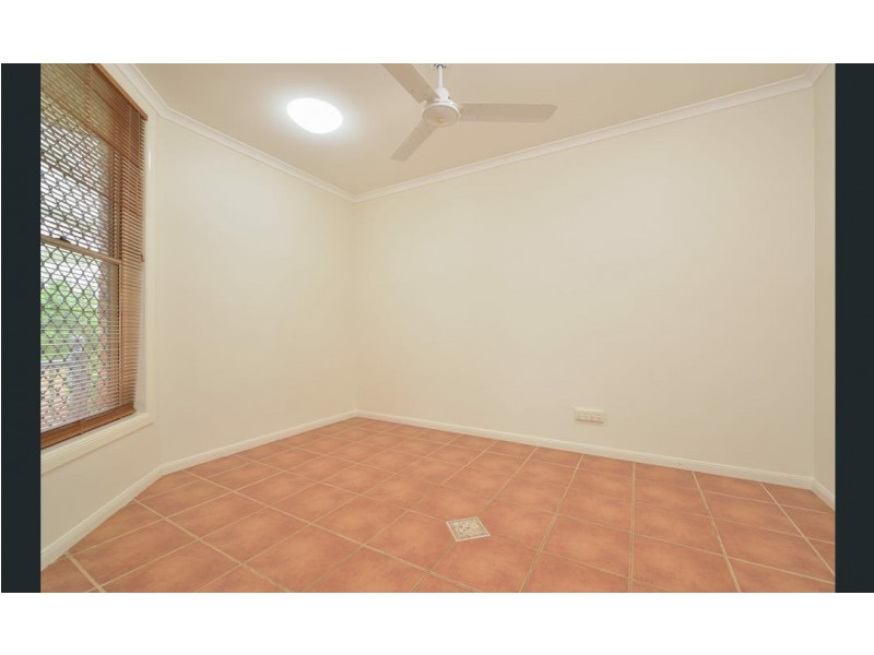42 Witney Street, Telina QLD 4680