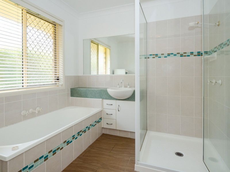 6 Ellington Street, New Auckland QLD 4680