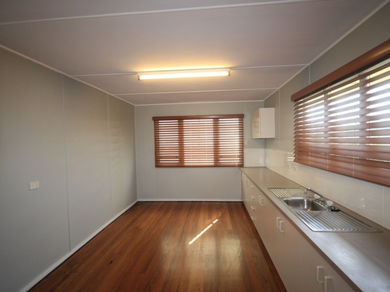 25 Moura Crecent, Barney Point QLD 4680