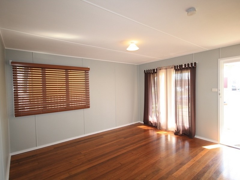 25 Moura Crecent, Barney Point QLD 4680