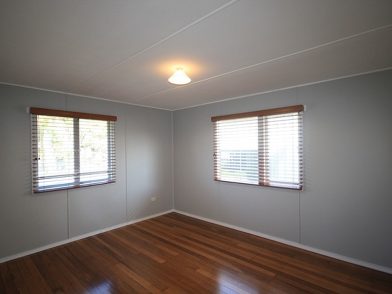 25 Moura Crecent, Barney Point QLD 4680