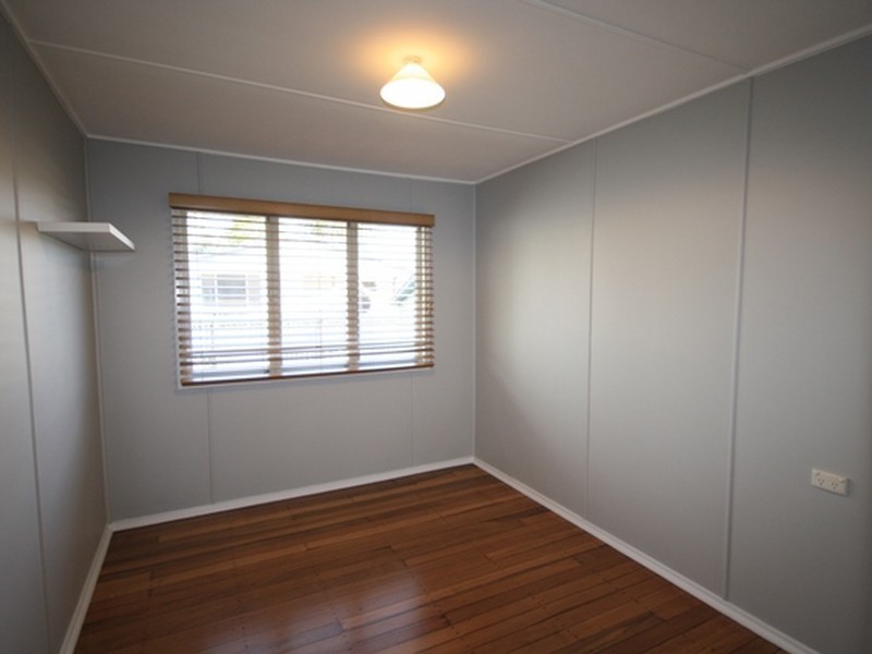 25 Moura Crecent, Barney Point QLD 4680