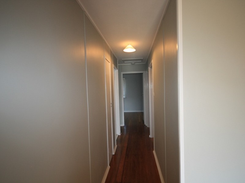 25 Moura Crecent, Barney Point QLD 4680