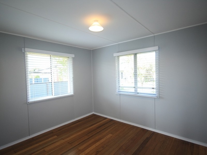 25 Moura Crecent, Barney Point QLD 4680