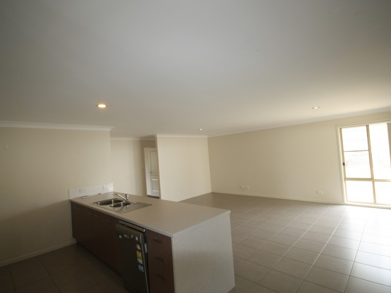 5 Kakadu Way, New Auckland QLD 4680