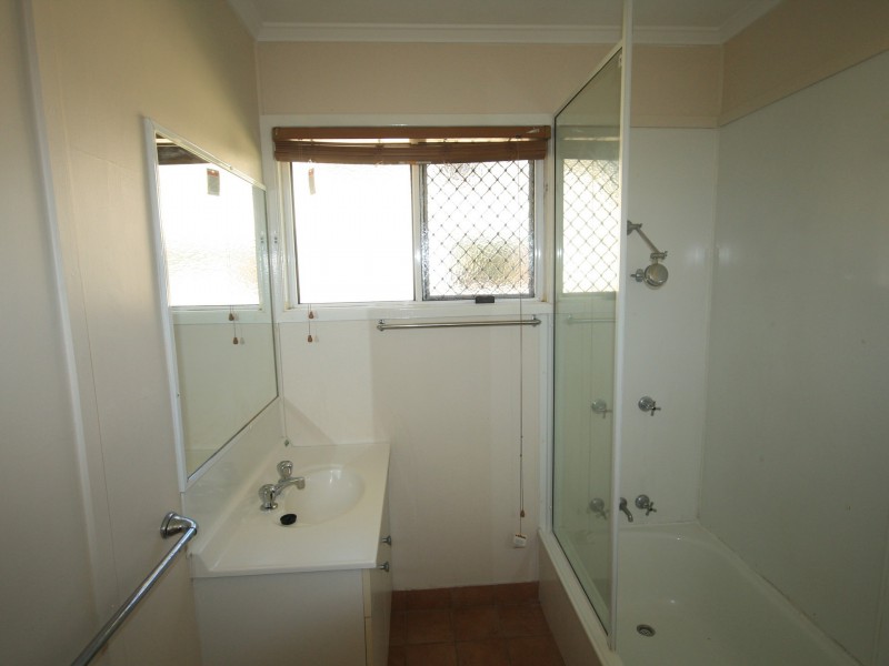 18 Busteed Street, West Gladstone QLD 4680