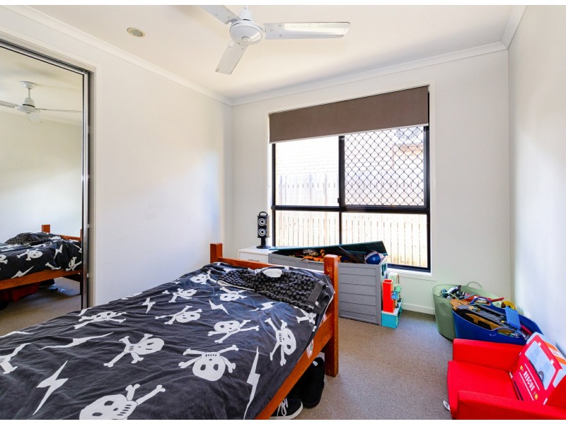 4 Gumnut Place, Kirkwood QLD 4680