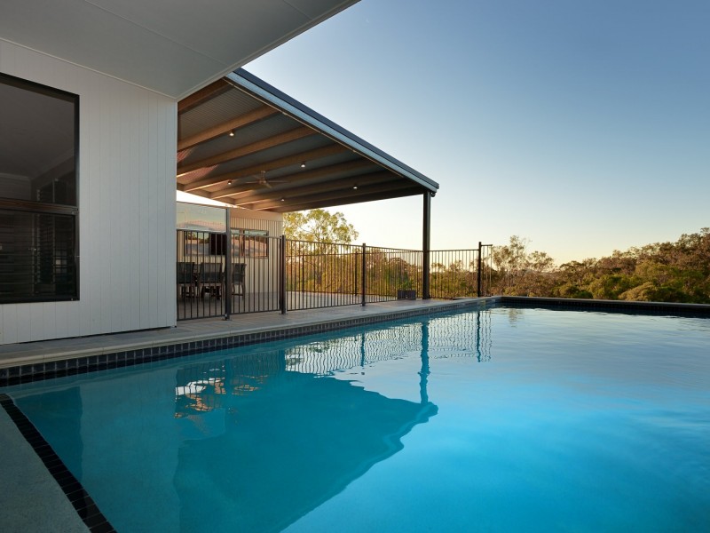 27 West Ridge Crescent, West Gladstone QLD 4680