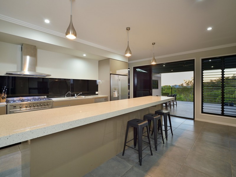 27 West Ridge Crescent, West Gladstone QLD 4680