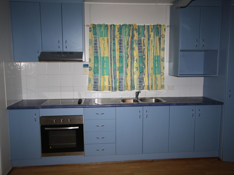 17 Quoin Street, West Gladstone QLD 4680