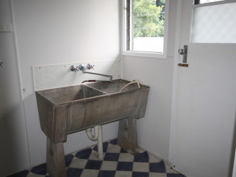 17 Quoin Street, West Gladstone QLD 4680