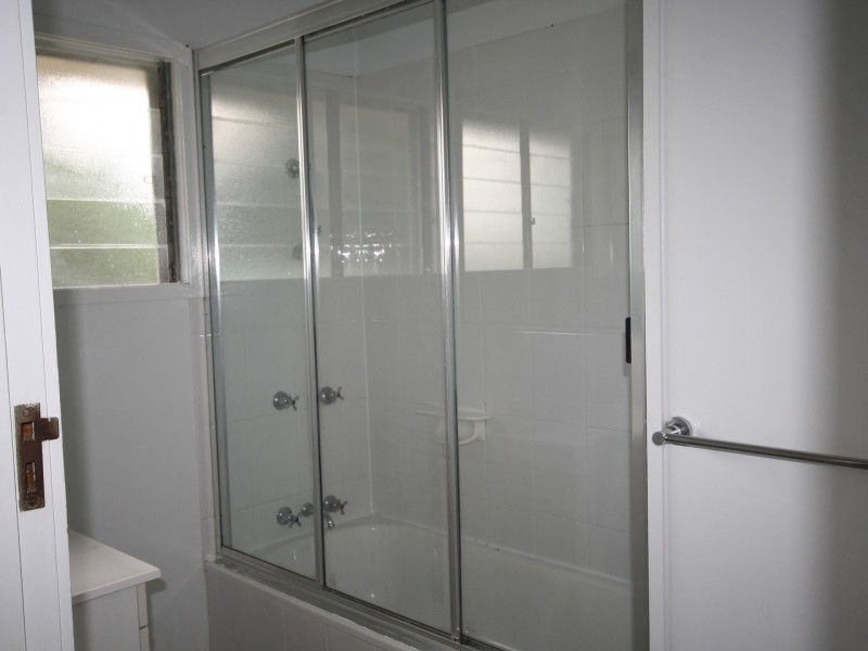 17 Quoin Street, West Gladstone QLD 4680