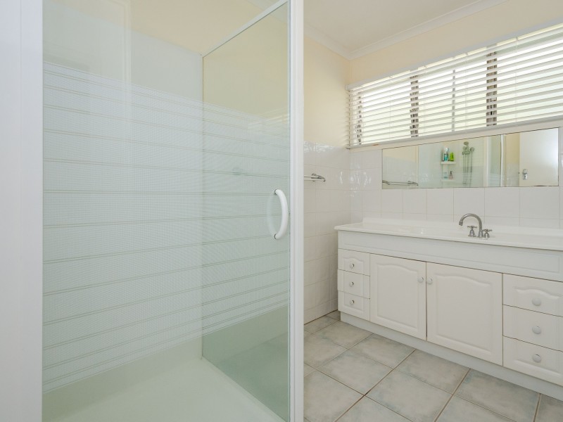 40 Boyne Crescent, West Gladstone QLD 4680