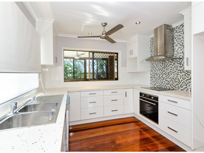 4 School Street, Tannum Sands QLD 4680